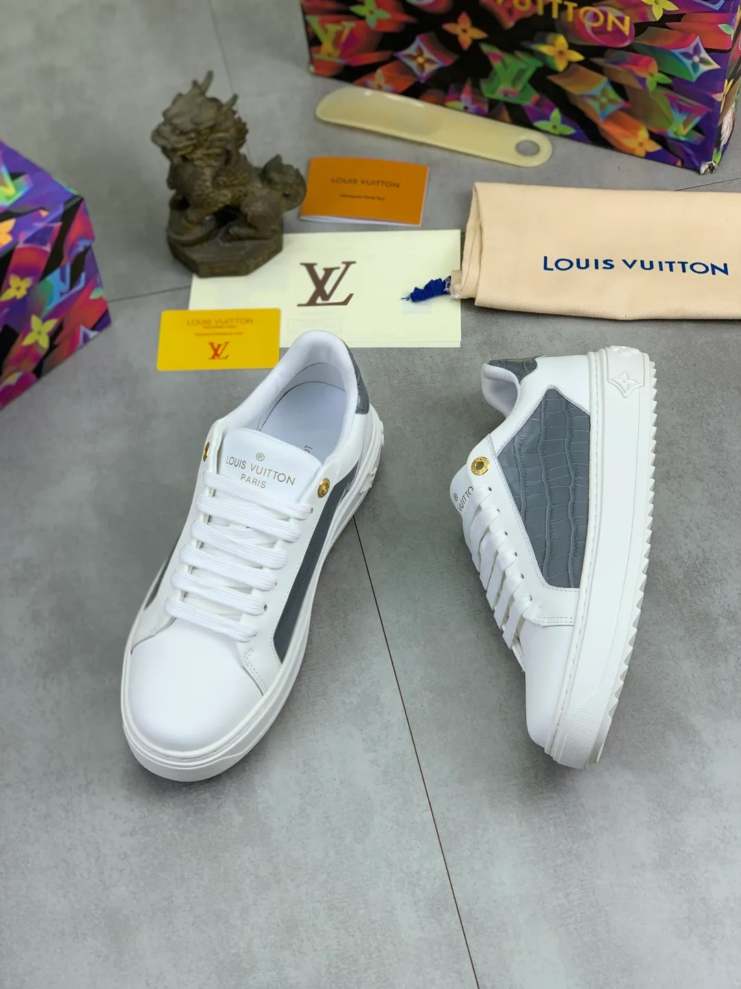 Men's men's shoes P520💰【New style】🆘High quality cowhide【Louis Vuitton】LV official website's latest model🎁casual and fashionable men's shoes👟hot style💥simple and elegant style, exclusive for trendy men. Unique official website's latest brand elements👑original decoration, fashionable and generous, the fabric is made of original denim➕comfortable and breathable mesh lining➕cow leather feet ✅The official website specifies wear-resistant casual outsole, the classic model is taken in real life🎬Color: 5⃣️colors available😍Number of codes: 38-44 Full set of packaging